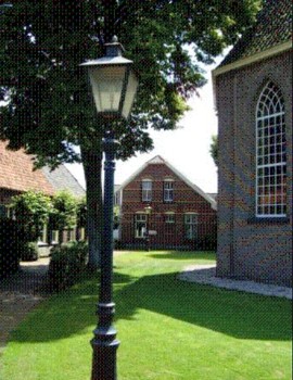 bij de 
kerk.