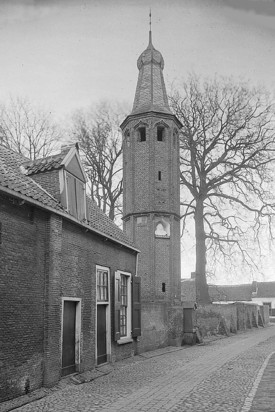 De 
Linnaeustoren.